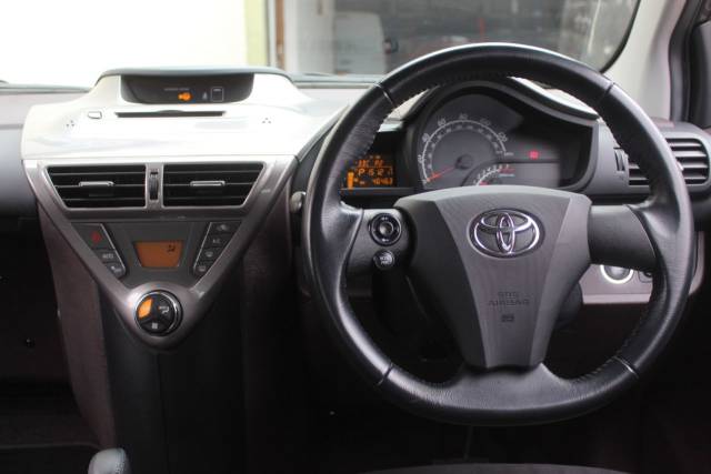 2009 Toyota iQ 1.33 Dual VVT-i 3 3dr Multidrive