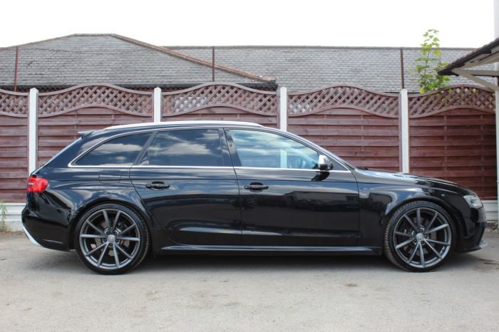 Audi RS4 4.2 FSI Quattro 5dr S Tronic Estate Petrol Black