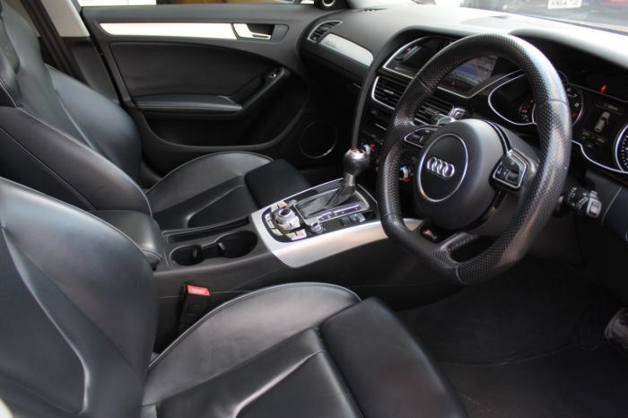 Audi RS4 4.2 FSI Quattro 5dr S Tronic Estate Petrol Black