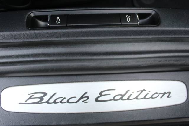 2016 Porsche Cayman 2.7 Black Edition 2dr