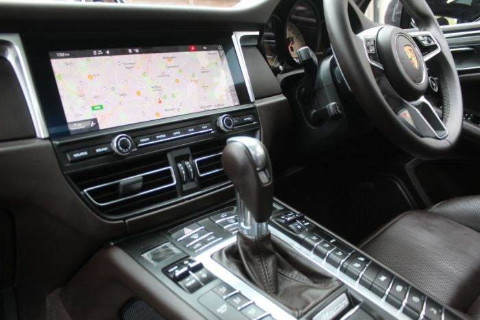 Porsche Macan 2.9 GTS 5dr PDK Estate Petrol Blue