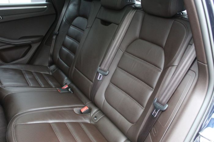 Porsche Macan 2.9 GTS 5dr PDK Estate Petrol Blue