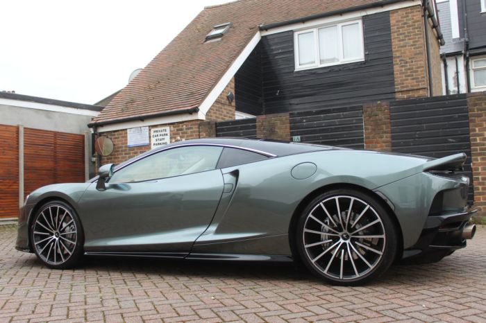McLaren Gt 4.0 V8 2dr SSG Auto Coupe Petrol Green