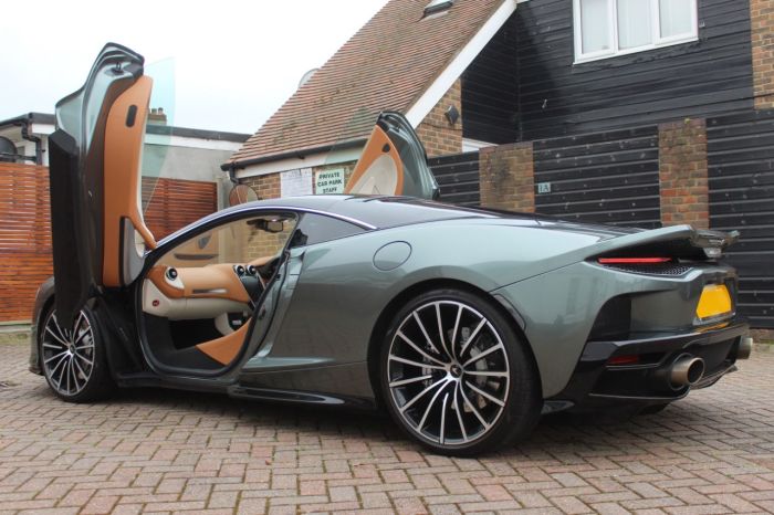 McLaren Gt 4.0 V8 2dr SSG Auto Coupe Petrol Green