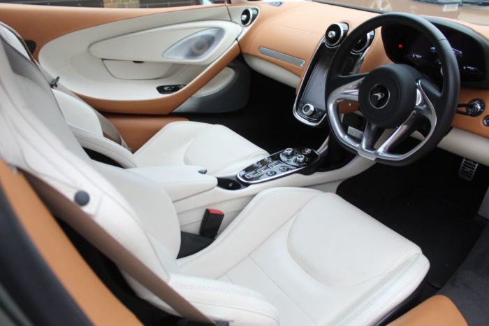 McLaren Gt 4.0 V8 2dr SSG Auto Coupe Petrol Green