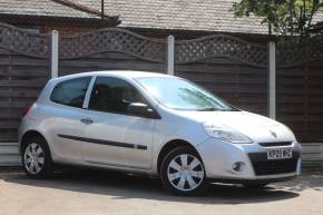 RENAULT CLIO at MFI Motors London