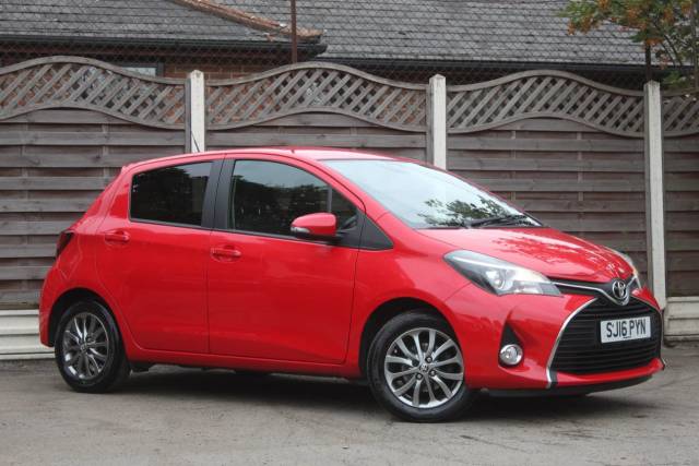 Toyota Yaris 1.33 VVT-i Icon 5dr Hatchback Petrol Red