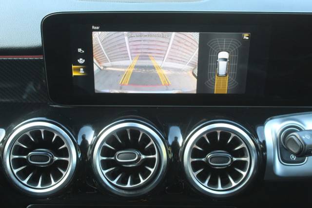 2022 Mercedes-Benz GLB 1.3 GLB 200 AMG Line Premium 5dr 7G-Tronic